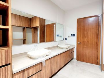 Casa en VENTA con alberca, equipada fraccionamiento EL ANCLA
