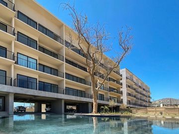 Condominio con vista al mar, terraza, alberca, gimnasio, pet-friendly en venta.