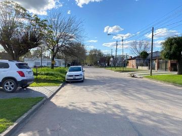 Casa 4 Ambientes En Venta- Francisco Alvarez, Moreno