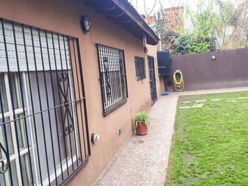 Casa 4 Ambientes En Venta- Francisco Alvarez, Moreno