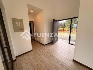 Casa en arriendo de 3D3B en Las Bahías de Puerto Varas