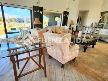 Casa en arriendo de 3D3B en Las Bahías de Puerto Varas