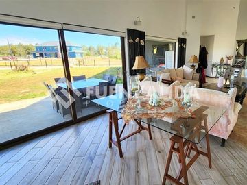 Casa en arriendo de 3D3B en Las Bahías de Puerto Varas