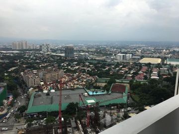 FURNISHED 2BR UNIT FOR LEASE IN ROYALTON IN CAPITOL COMMONS PASIG