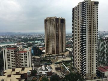 FURNISHED 2BR UNIT FOR LEASE IN ROYALTON IN CAPITOL COMMONS PASIG