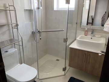 FURNISHED 2BR UNIT FOR LEASE IN ROYALTON IN CAPITOL COMMONS PASIG