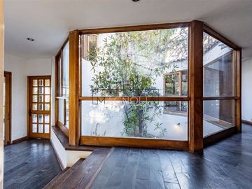 Casa en Venta en Lo Curro. Via Roja
