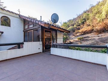 Casa en Venta en Lo Curro. Via Roja