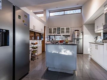 Casa en Venta en Lo Curro. Via Roja