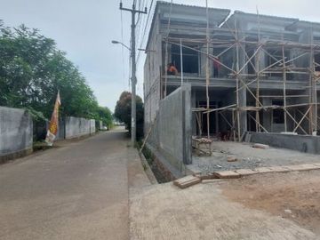 Rumah strategis ready stok,free biaya biaya,one gate system