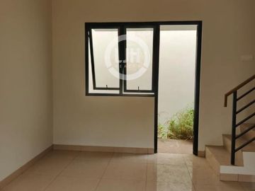 Rumah Dijual di Summarecon Crown Gading Cluster Regia Bekasi Jawa Barat