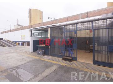 Local Comercial de 2,000 mt ubicado en la cuadra 24 de la Av. Venezuela

El Terreno ha funcionado como oficinas y almacenes de una prestigiosa empre