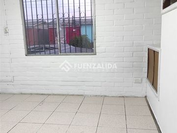 Casa en arriendo de 4 dorm. en Maipú