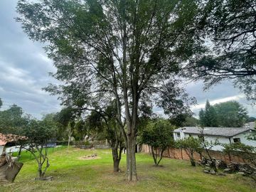 Vendo terreno de 883 m2, dentro de urbanización vía Pillagua