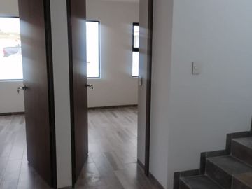 Casa en Venta en Pedregal de Schoenstatt, Diseño de Autor, 4 Recamras, 3.5 Baños