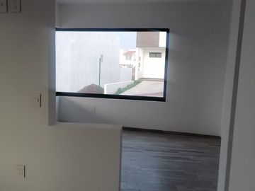 Casa en Venta en Pedregal de Schoenstatt, Diseño de Autor, 4 Recamras, 3.5 Baños