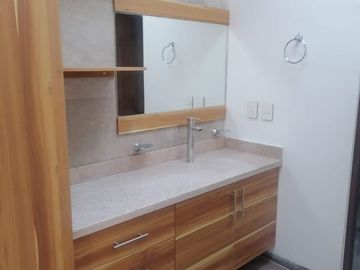 Casa en Venta en Pedregal de Schoenstatt, Diseño de Autor, 4 Recamras, 3.5 Baños