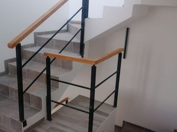 Casa en Venta en Pedregal de Schoenstatt, Diseño de Autor, 4 Recamras, 3.5 Baños