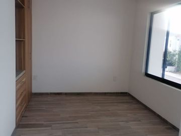 Casa en Venta en Pedregal de Schoenstatt, Diseño de Autor, 4 Recamras, 3.5 Baños
