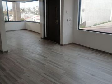 Casa en Venta en Pedregal de Schoenstatt, Diseño de Autor, 4 Recamras, 3.5 Baños