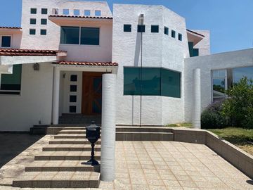 CASA EN VENTA EN PRADO LARGO