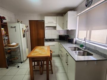 Casa en venta de 4 dorm. en Talca