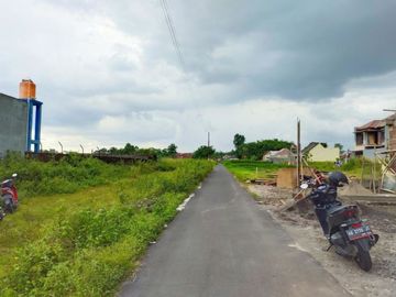 RUMAH BARU DI PURWOMARTANI DEKAT JALAN UTAMA