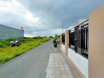 RUMAH BARU DI PURWOMARTANI DEKAT JALAN UTAMA