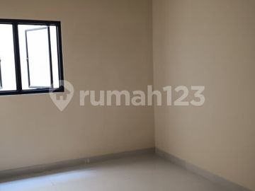 Rumah Hook Brand New 3 Lantai Citra Garden