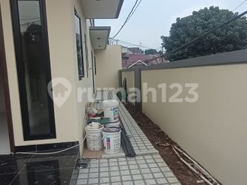 Rumah Hook Brand New 3 Lantai Citra Garden