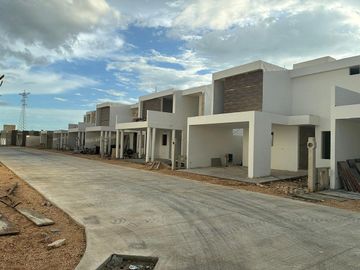CASA EN VENTA EN PRIVADA EN TEMOZON NORTE, MERIDA
