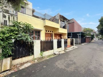 Tebet - Akses 2 Mobil, Rumah Bonus Kost Kostan