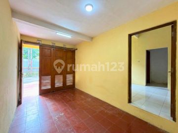 Tebet - Akses 2 Mobil, Rumah Bonus Kost Kostan