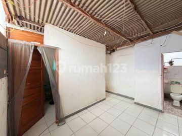 Tebet - Akses 2 Mobil, Rumah Bonus Kost Kostan