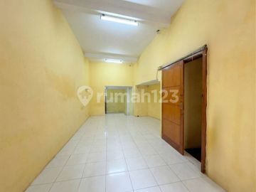 Tebet - Akses 2 Mobil, Rumah Bonus Kost Kostan