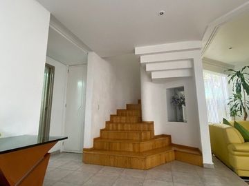 Increíble casa en Parques de la Herradura