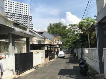 KOST SIAP HUNI 2 LANTAI DIAREA KAMPUS TERNAMA DAN BISNIS CENTER MALANG