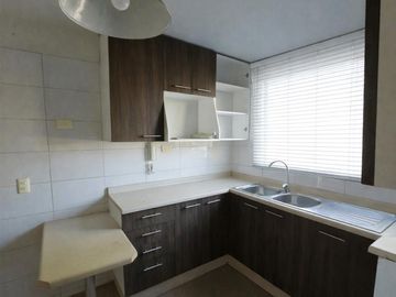 CASA AISLADA EN AV VICTOR TRONCOSO 4D 3B 243 MTS TOTALES