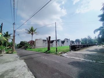 Tanah Pekarangan di Ngalangan Mangku Jalan