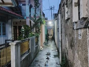 Rumah second cocok utk kos2an dkt kampus UI di Kukusan Depok