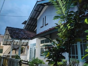 Rumah second cocok utk kos2an dkt kampus UI di Kukusan Depok
