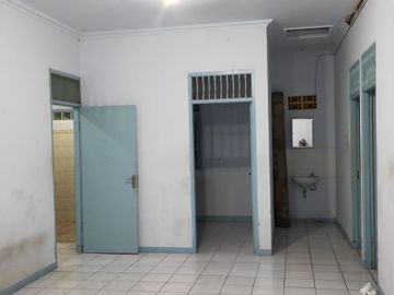 Rumah second cocok utk kos2an dkt kampus UI di Kukusan Depok