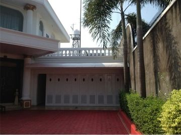 Rumah mewah sekaligus bengkel mobil kodau jatiasih bekasi
