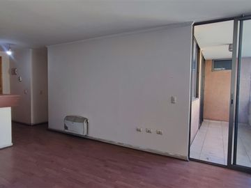 Amplio departamento 2D con Bodega Metro Santa Ana