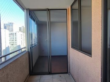 Amplio departamento 2D con Bodega Metro Santa Ana