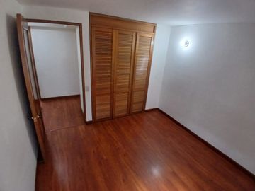 apartamento en arriendo en el chico. Cod A121048