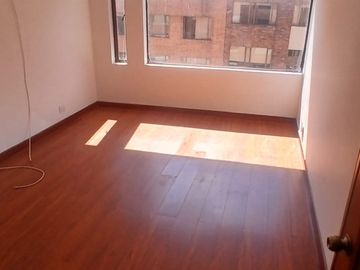 apartamento en arriendo en el chico. Cod A121048