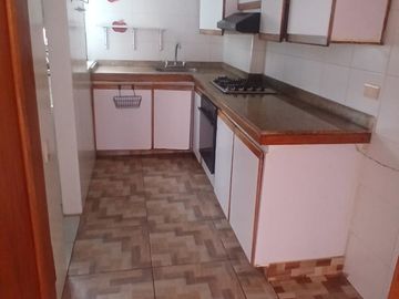 apartamento en arriendo en el chico. Cod A121048