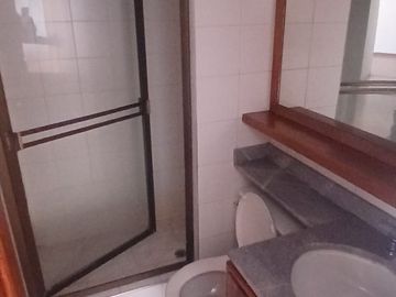 apartamento en arriendo en el chico. Cod A121048