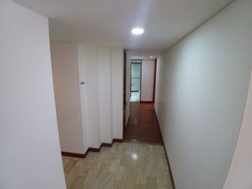 apartamento en arriendo en el chico. Cod A121048